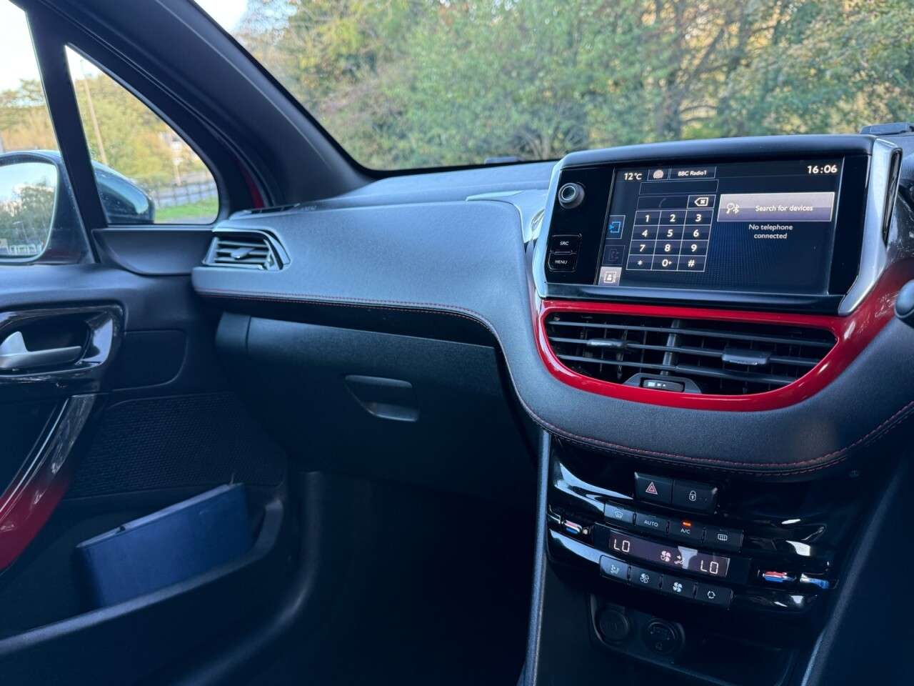 2015 PEUGEOT 208 2015 PEUGEOT 208