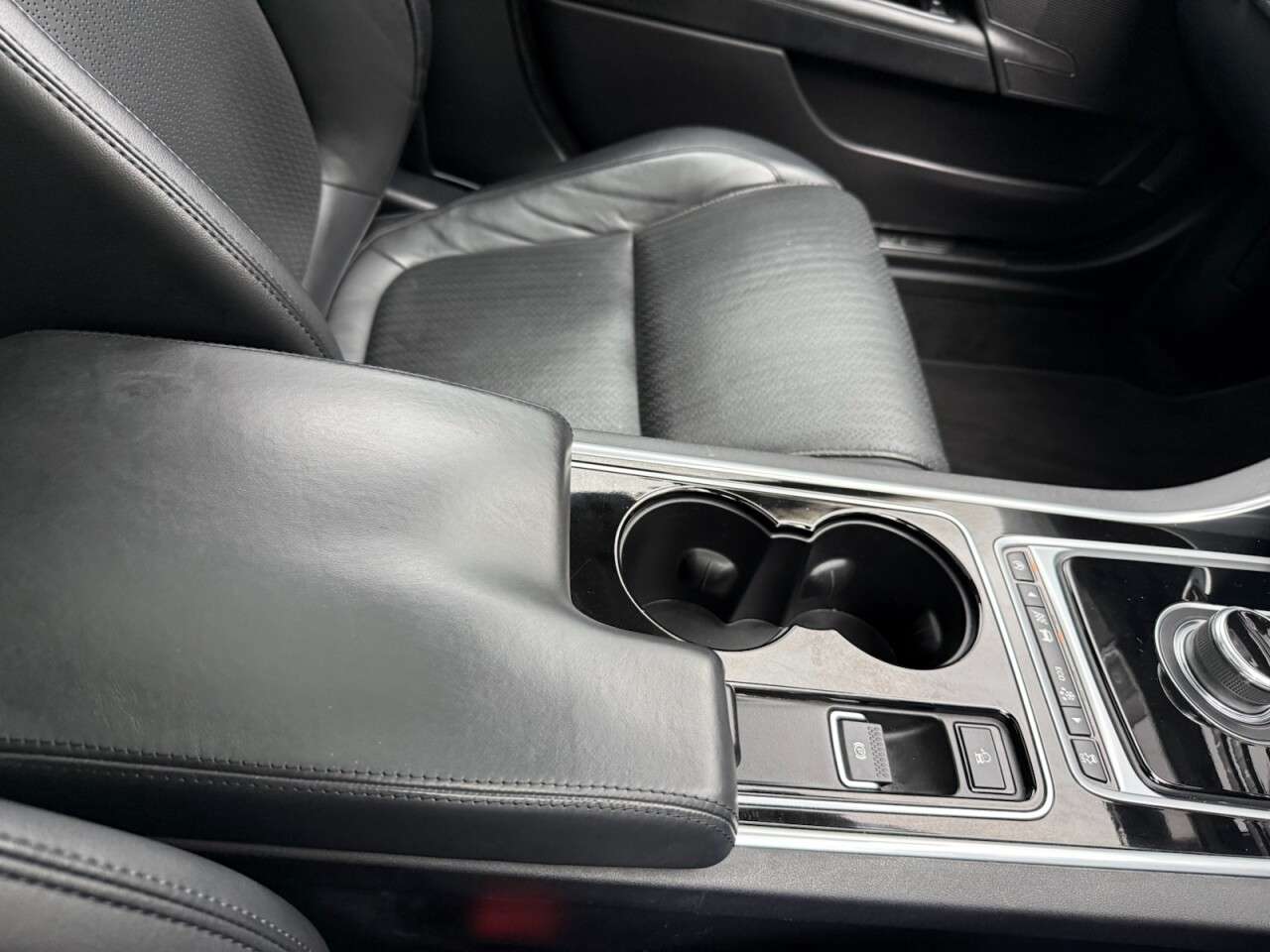 2017 JAGUAR XE 2017 JAGUAR XE