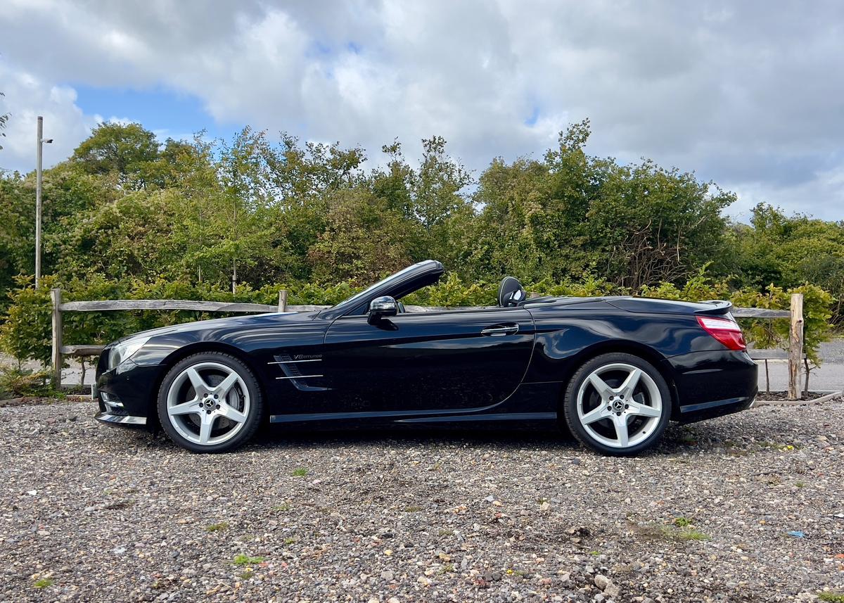 Check out this Mercedes-benz Sl500 2013 Petrol Automatic