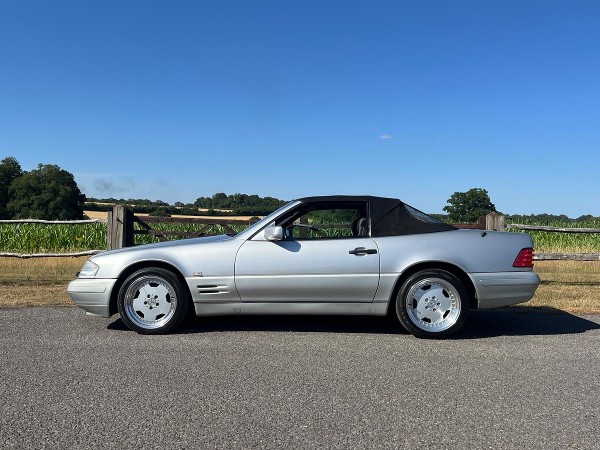 Check out this Mercedes-benz Sl 1997 Petrol Automatic