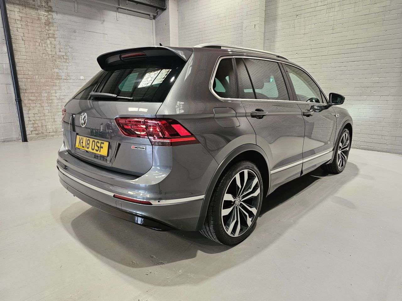 2018 VOLKSWAGEN TIGUAN 2018 VOLKSWAGEN TIGUAN