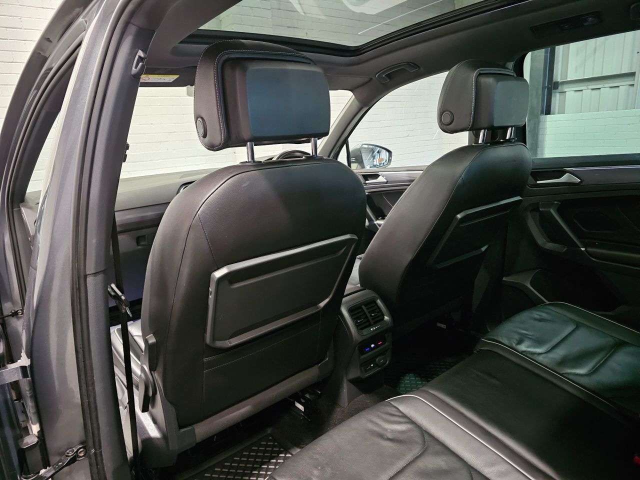 2018 VOLKSWAGEN TIGUAN 2018 VOLKSWAGEN TIGUAN