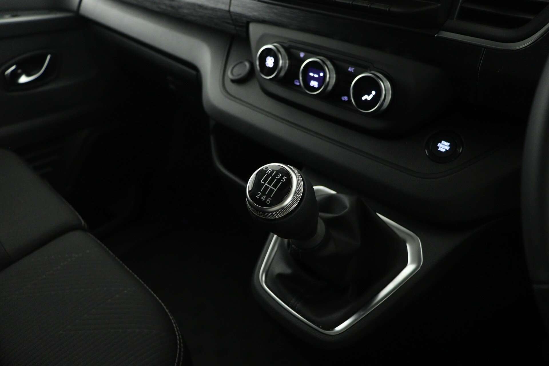 2025 RENAULT TRAFIC 2025 RENAULT TRAFIC