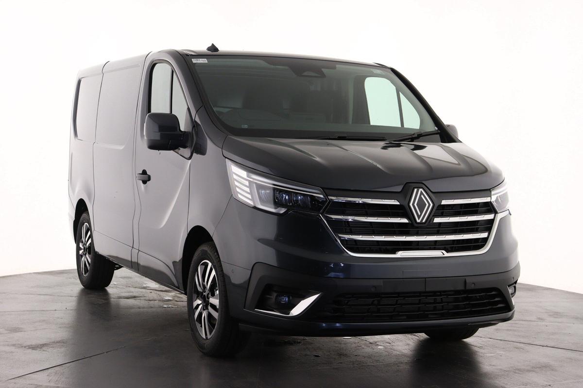 Check out this Renault Trafic 2025 Diesel Manual
