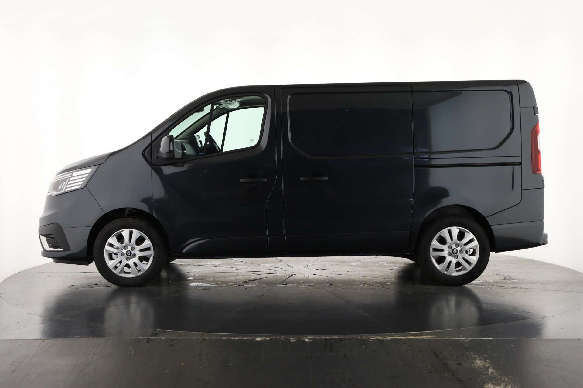 2025 RENAULT TRAFIC 2025 RENAULT TRAFIC