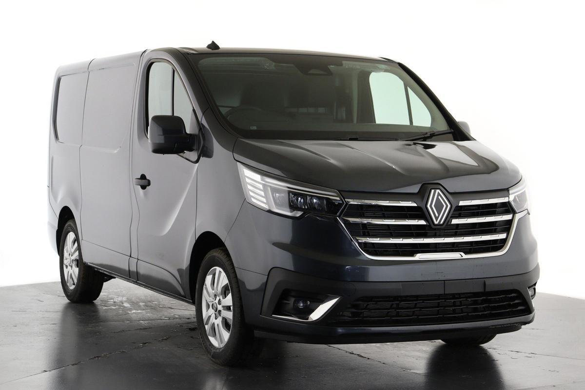 Check out this Renault Trafic 2025 Diesel Manual