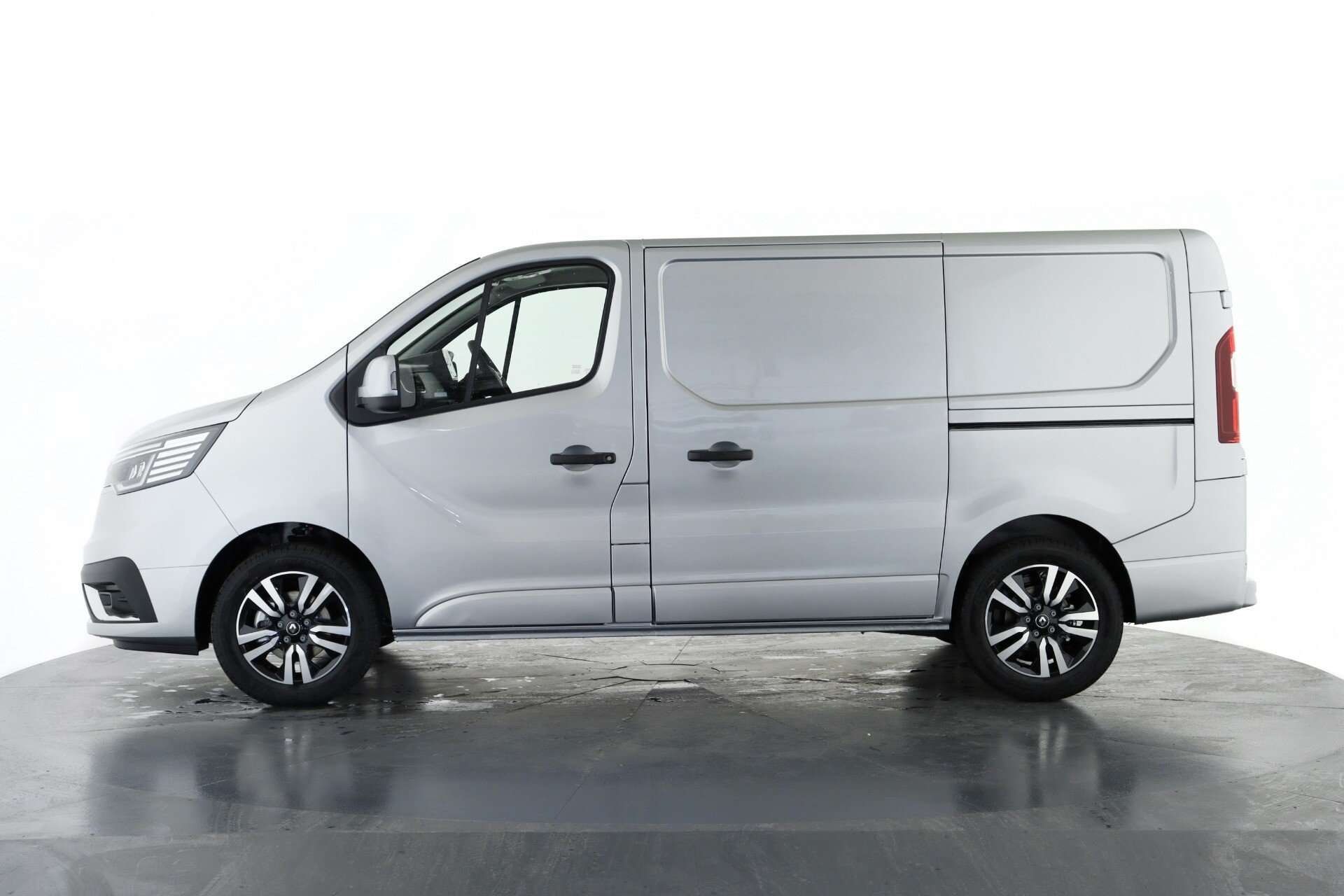 2025 RENAULT TRAFIC 2025 RENAULT TRAFIC