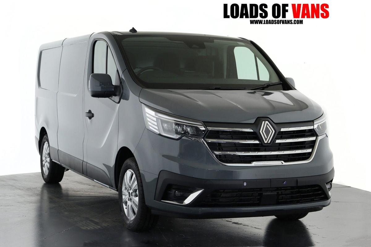 Check out this Renault Trafic 2025 Diesel Manual