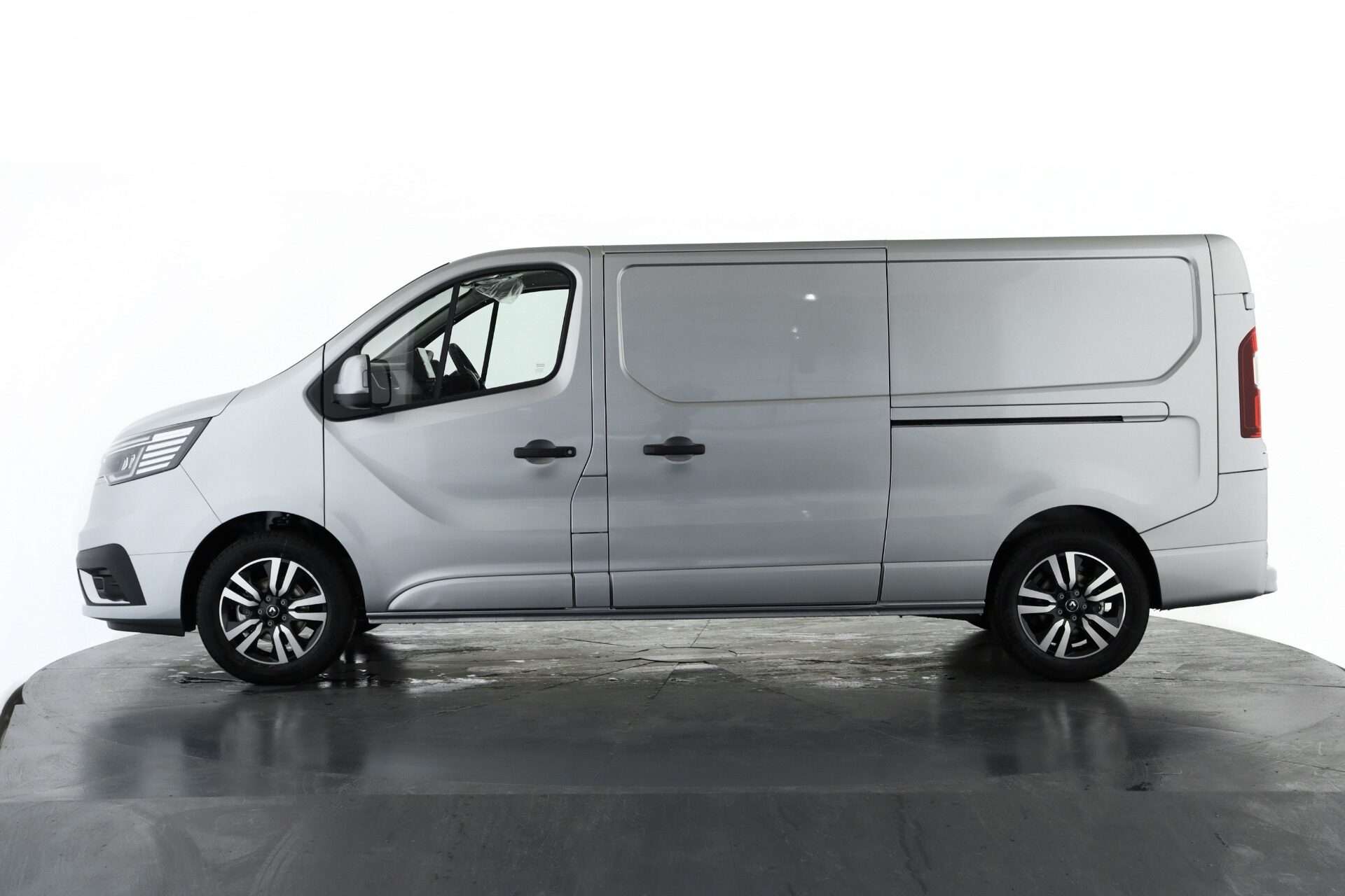 2025 RENAULT TRAFIC 2025 RENAULT TRAFIC