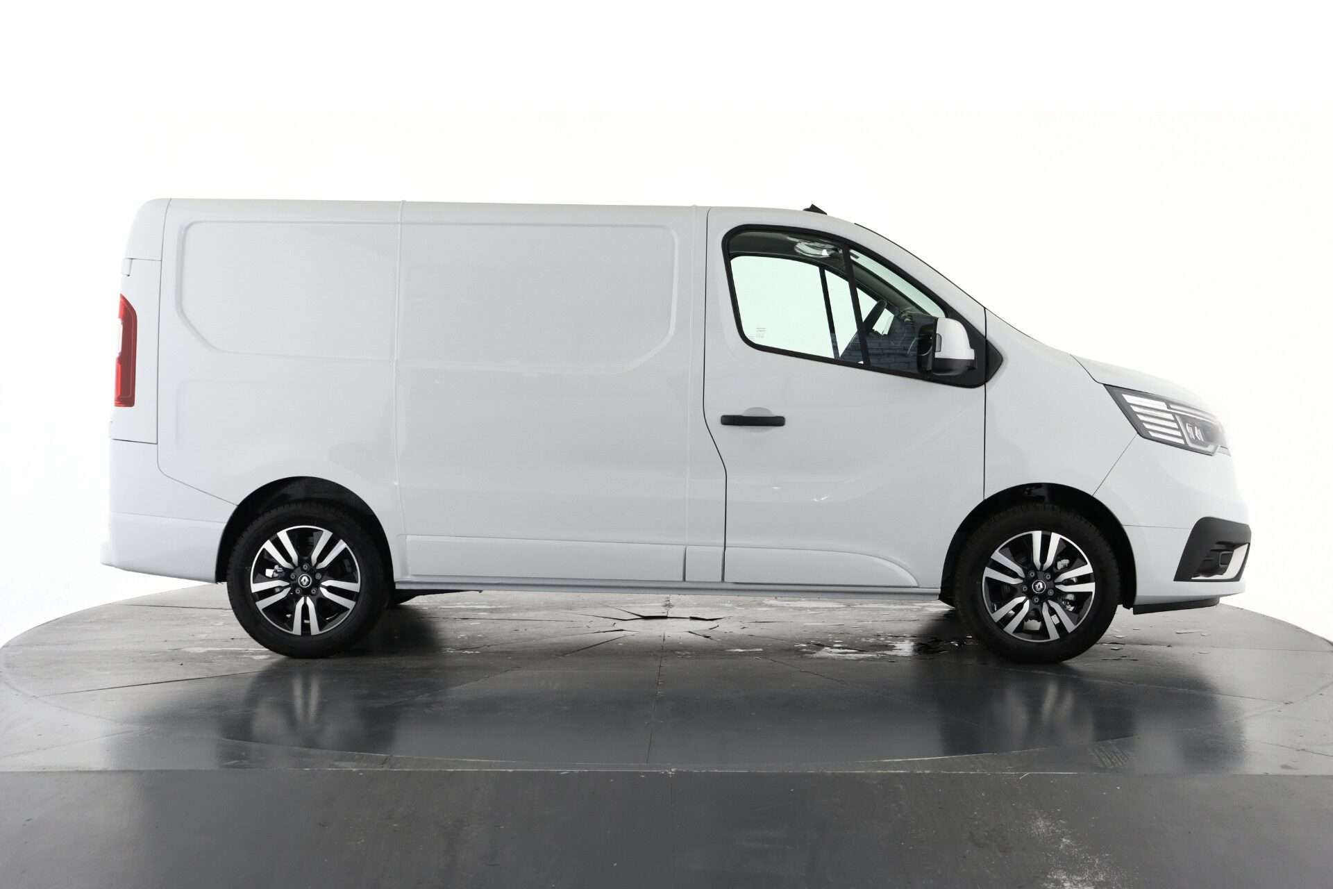 2025 RENAULT TRAFIC 2025 RENAULT TRAFIC