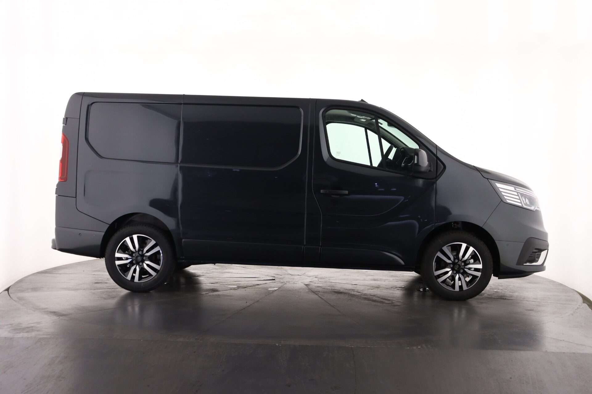 2025 RENAULT TRAFIC 2025 RENAULT TRAFIC