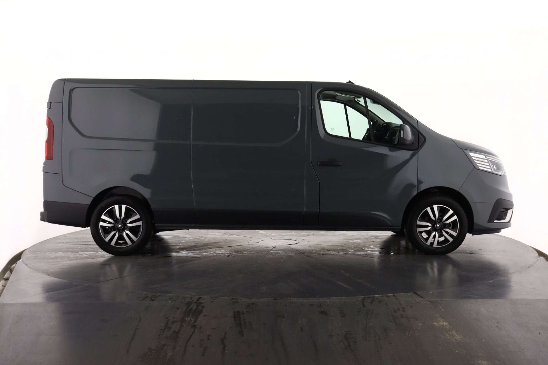 2025 RENAULT TRAFIC 2025 RENAULT TRAFIC