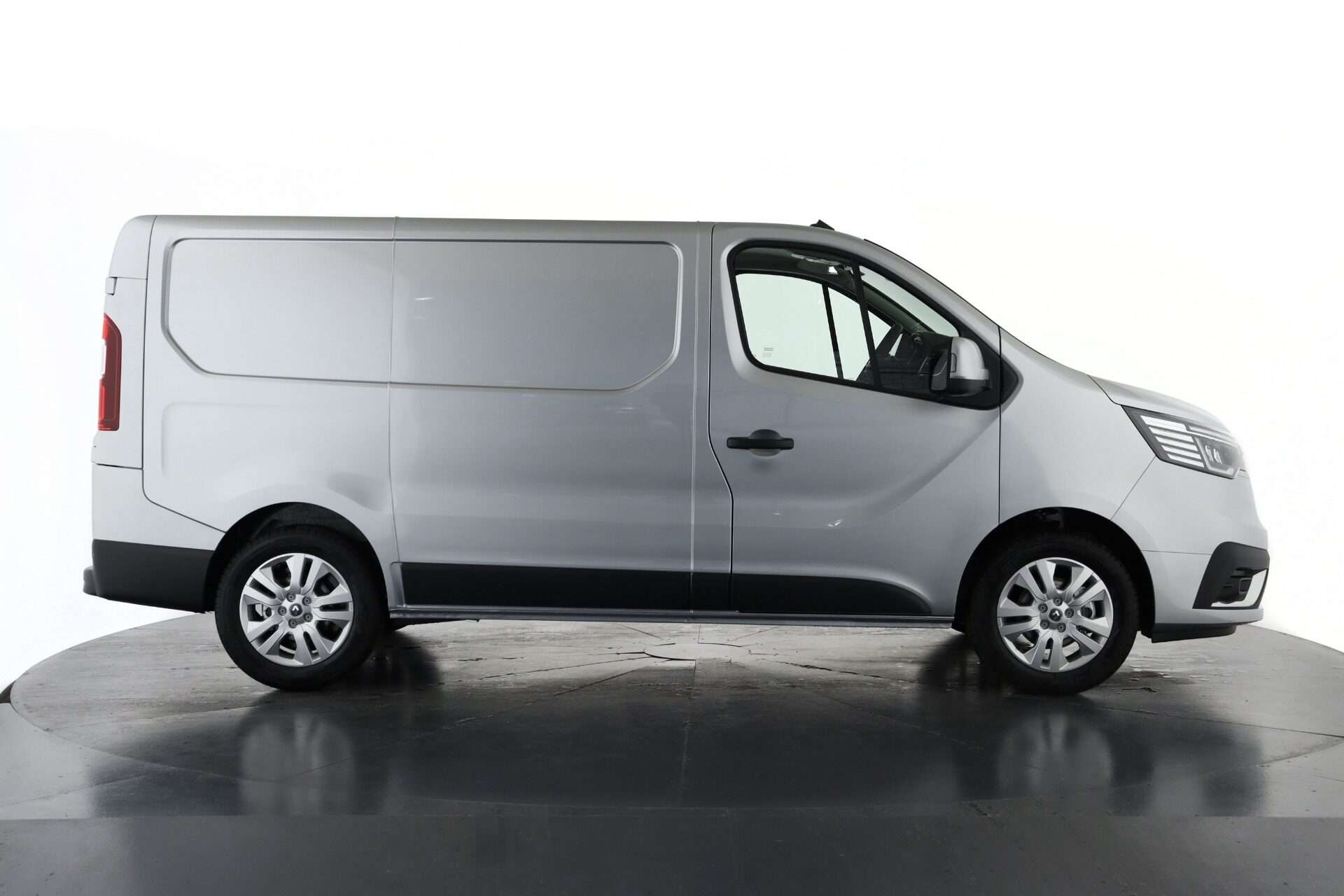 2025 RENAULT TRAFIC 2025 RENAULT TRAFIC