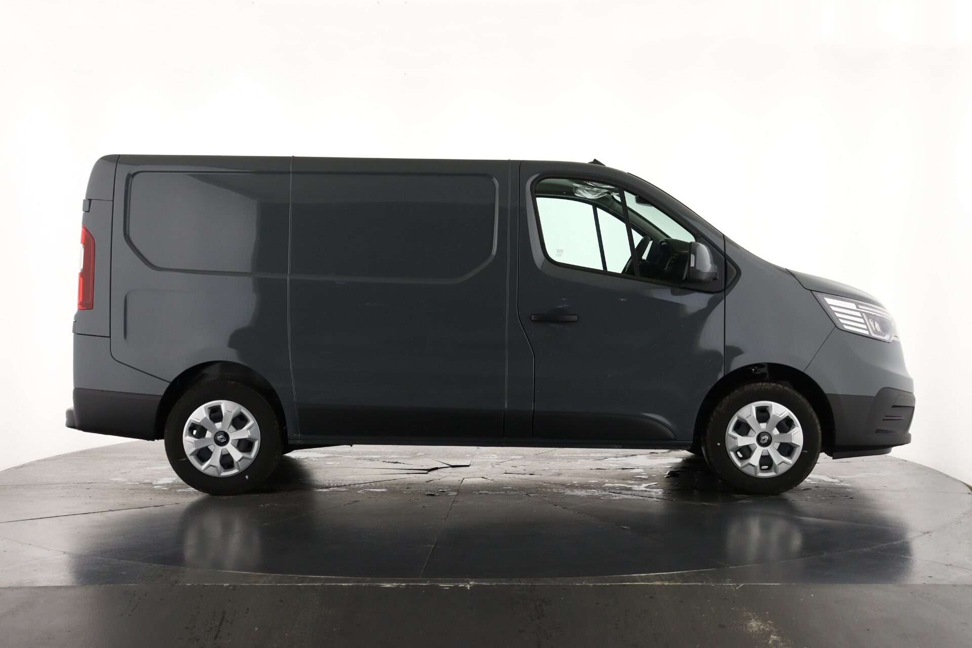 2025 RENAULT TRAFIC 2025 RENAULT TRAFIC