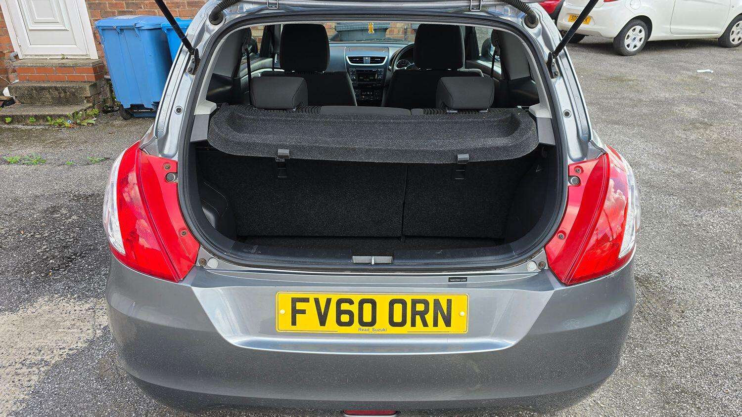 2010 SUZUKI SWIFT 2010 SUZUKI SWIFT