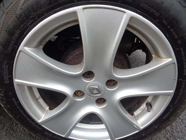 2015 RENAULT CLIO 2015 RENAULT CLIO