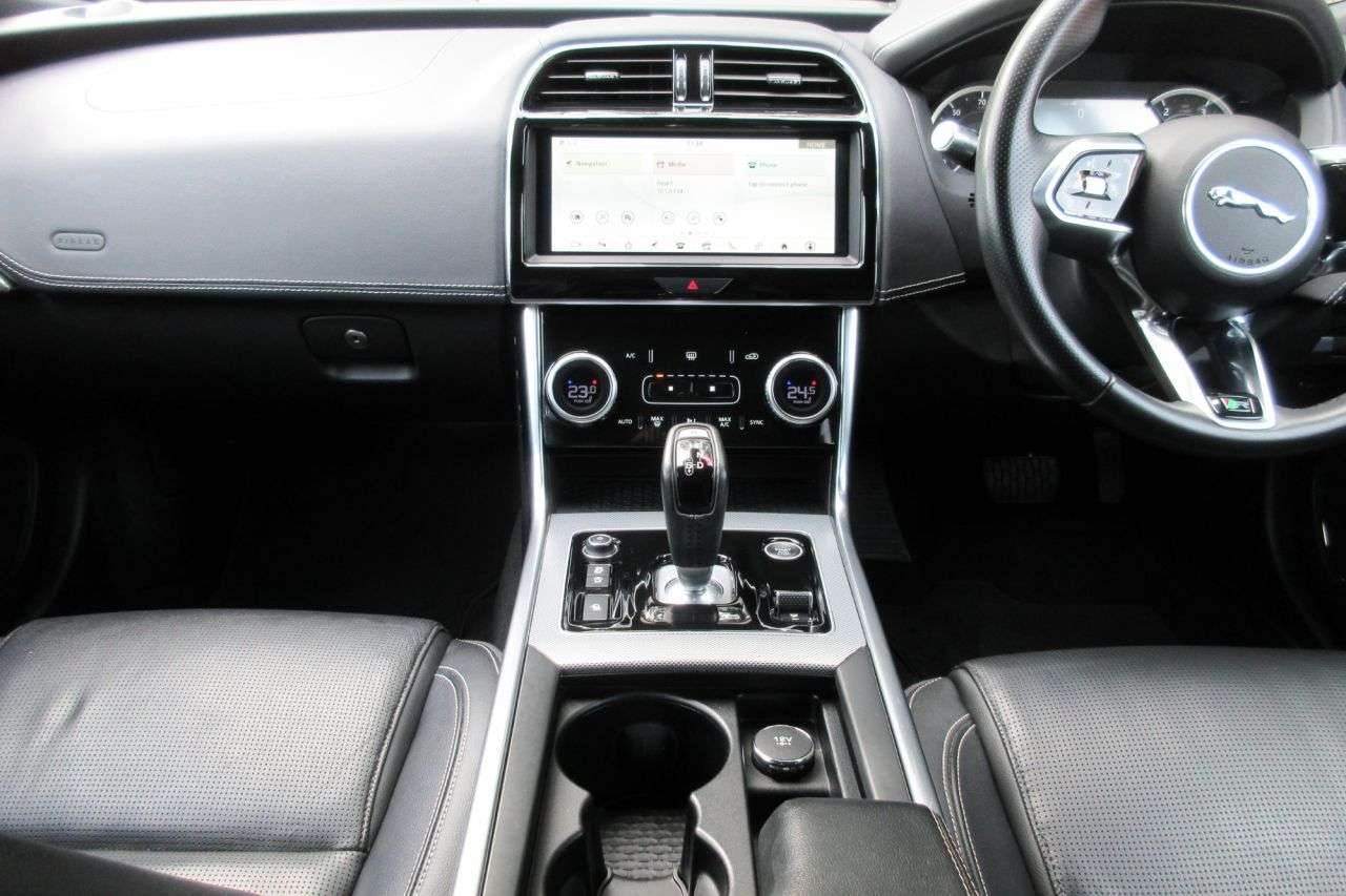 2019 JAGUAR XE 2019 JAGUAR XE