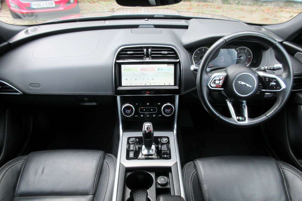 2019 JAGUAR XE 2019 JAGUAR XE