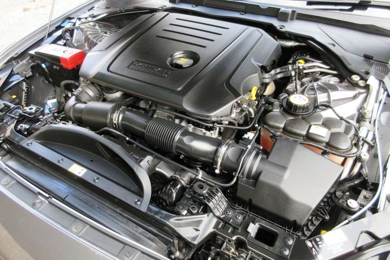 2019 JAGUAR XE 2019 JAGUAR XE