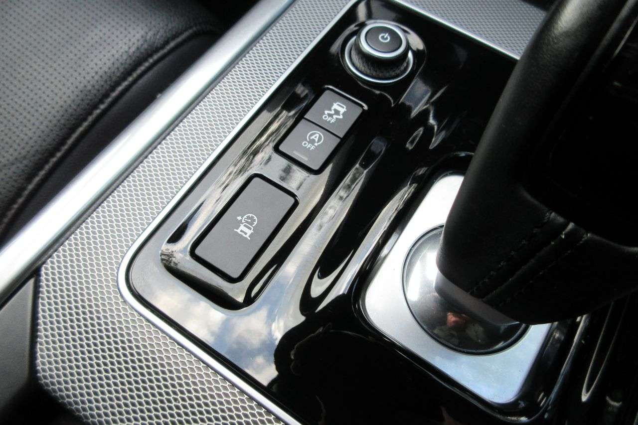 2019 JAGUAR XE 2019 JAGUAR XE