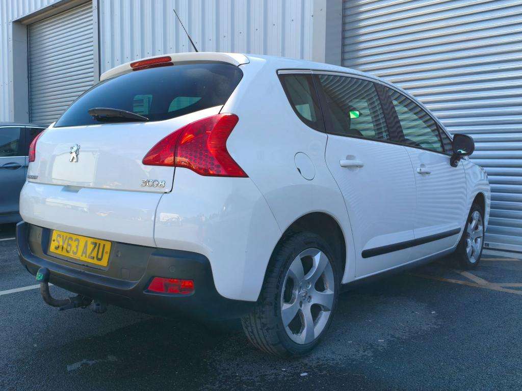 2013 PEUGEOT 3008 2013 PEUGEOT 3008