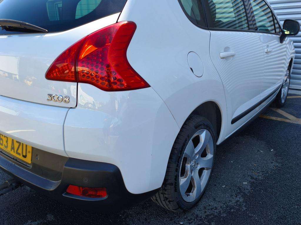 2013 PEUGEOT 3008 2013 PEUGEOT 3008