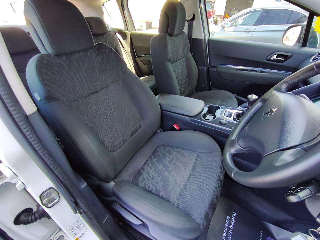 2013 PEUGEOT 3008 2013 PEUGEOT 3008