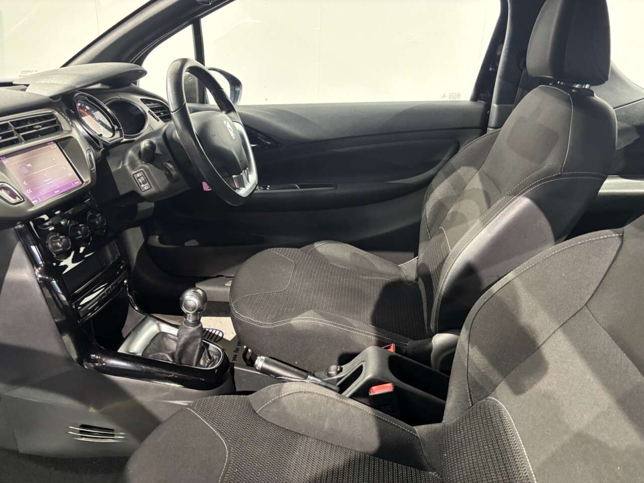 2017 DS AUTOMOBILES DS 3 2017 DS AUTOMOBILES DS 3