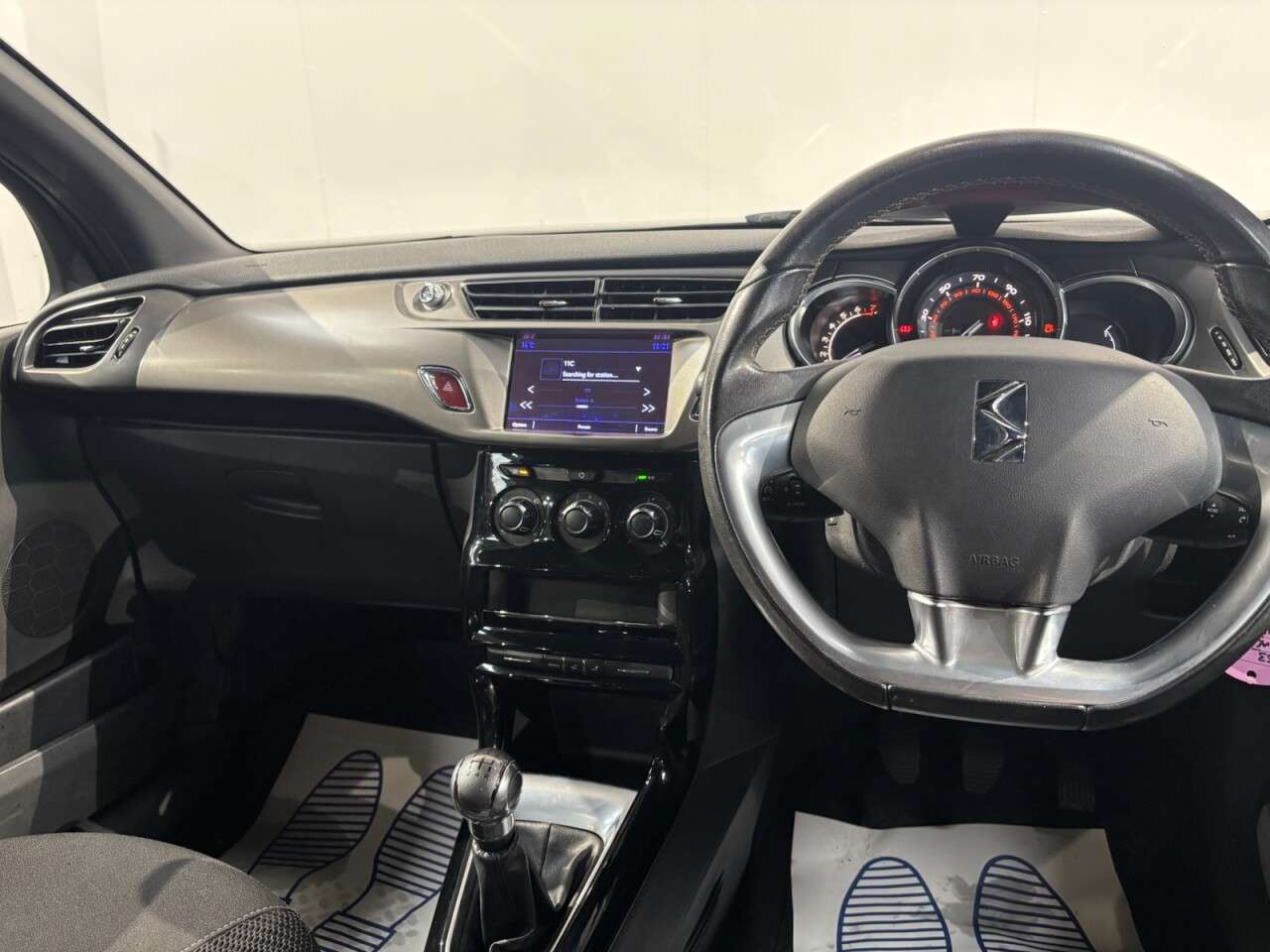 2017 DS AUTOMOBILES DS 3 2017 DS AUTOMOBILES DS 3