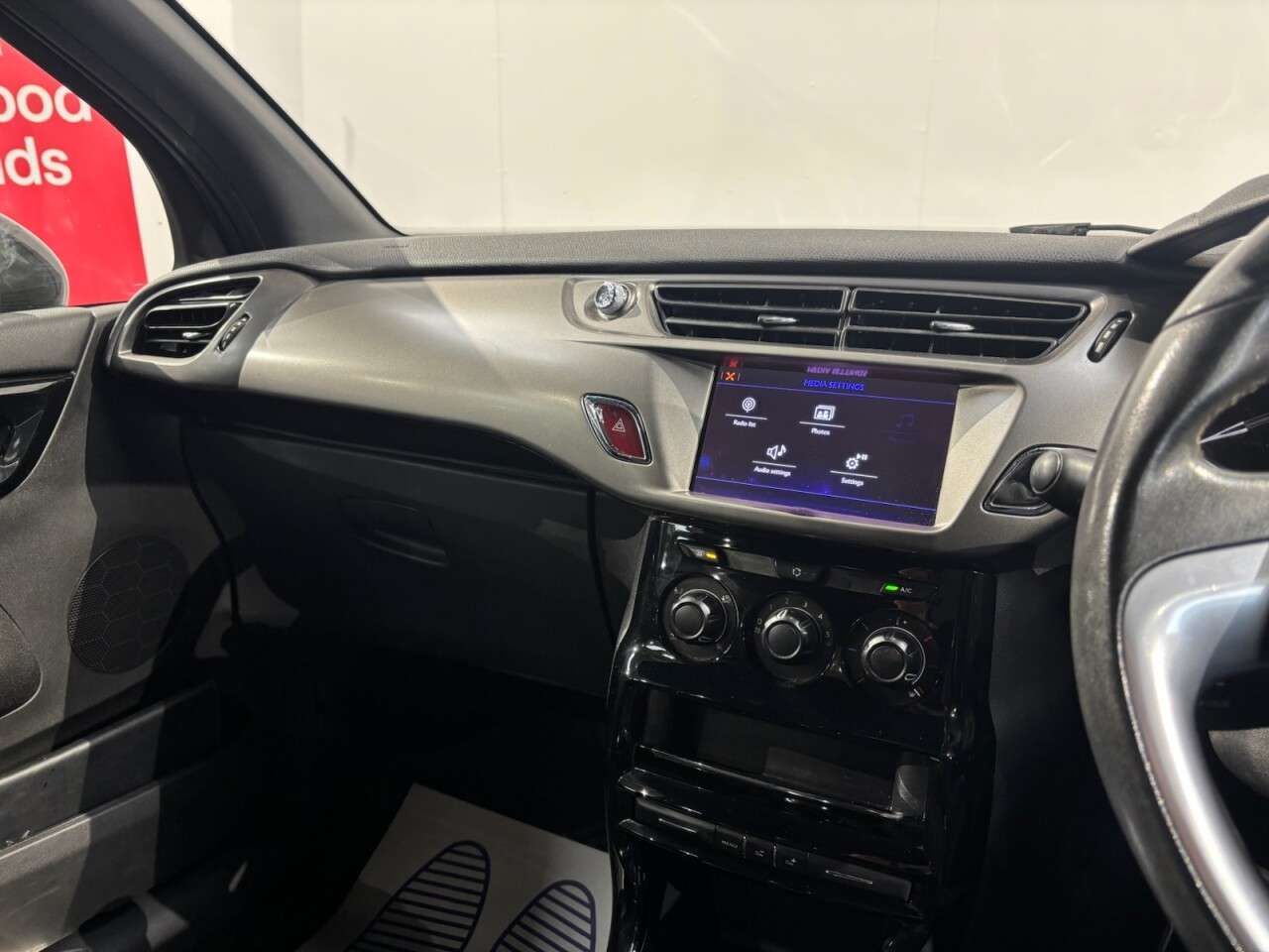 2017 DS AUTOMOBILES DS 3 2017 DS AUTOMOBILES DS 3