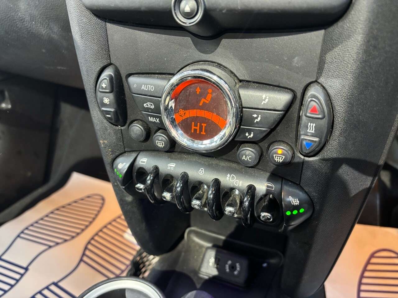 2012 MINI CONVERTIBLE 2012 MINI CONVERTIBLE