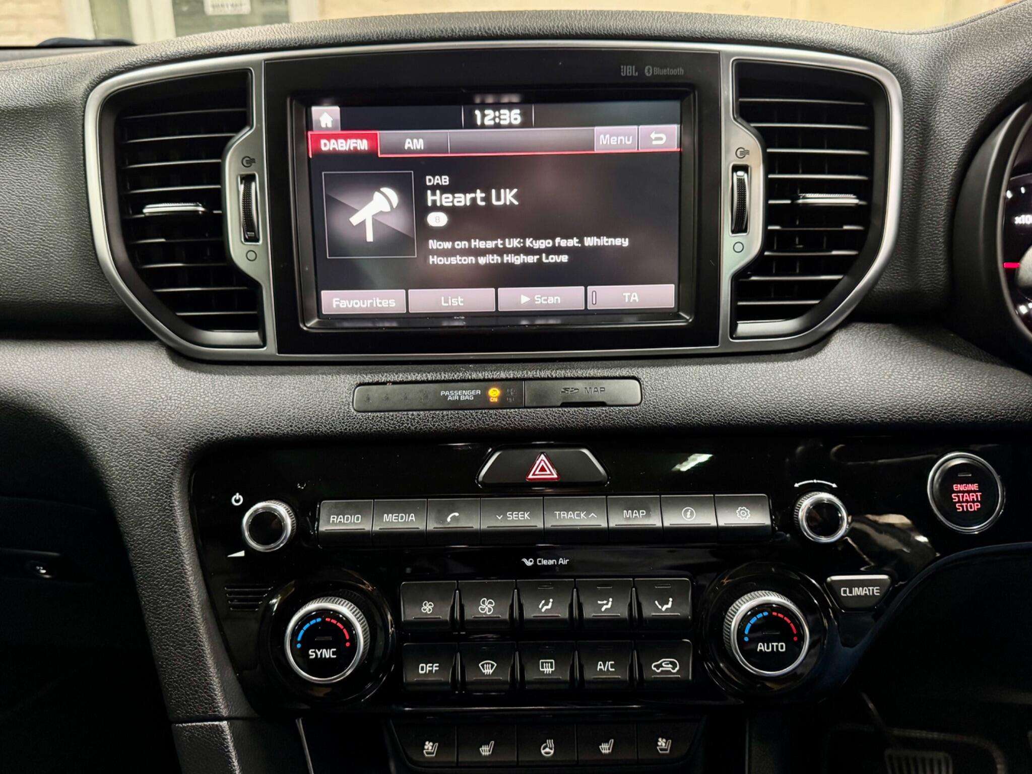 2017 KIA SPORTAGE 2017 KIA SPORTAGE