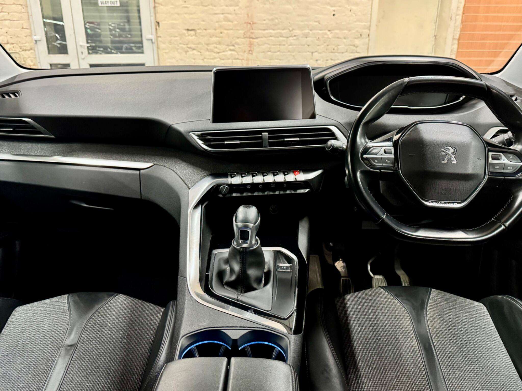 2019 PEUGEOT 3008 2019 PEUGEOT 3008