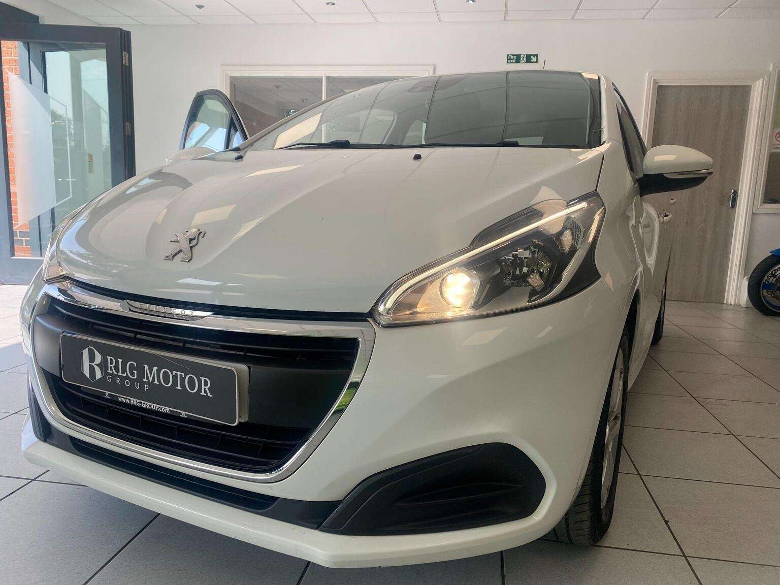 2015 PEUGEOT 208 2015 PEUGEOT 208