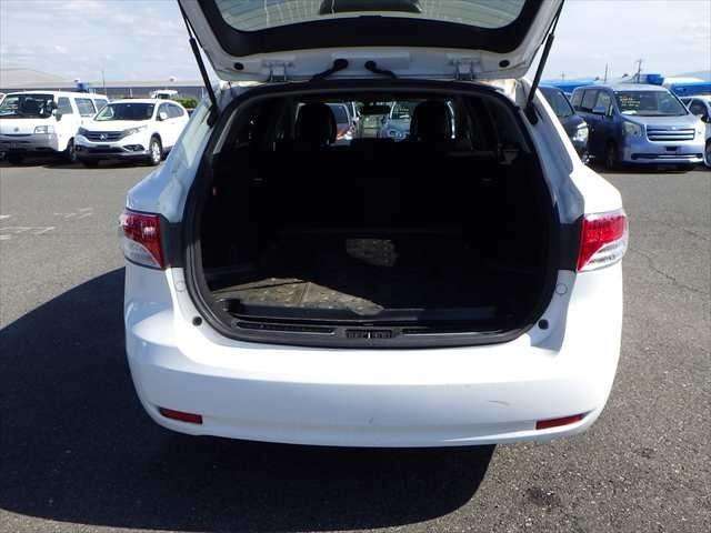 null TOYOTA AVENSIS null TOYOTA AVENSIS