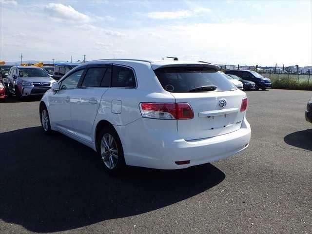 null TOYOTA AVENSIS null TOYOTA AVENSIS