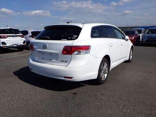 null TOYOTA AVENSIS null TOYOTA AVENSIS