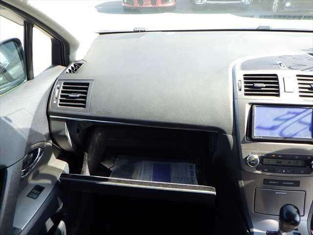 null TOYOTA AVENSIS null TOYOTA AVENSIS