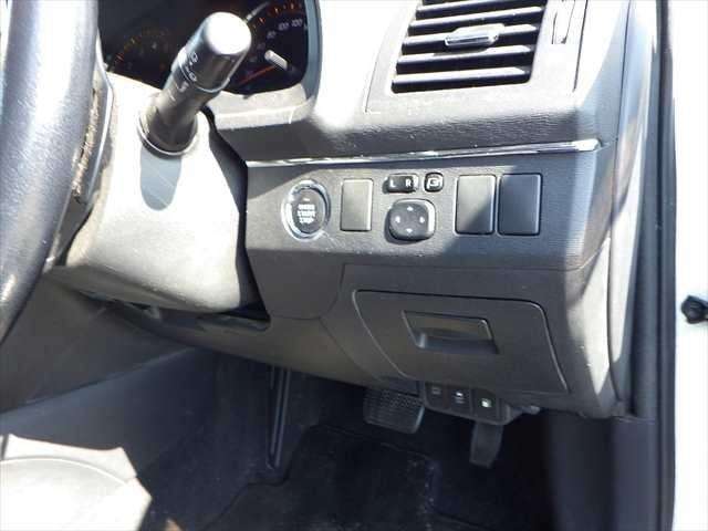 null TOYOTA AVENSIS null TOYOTA AVENSIS