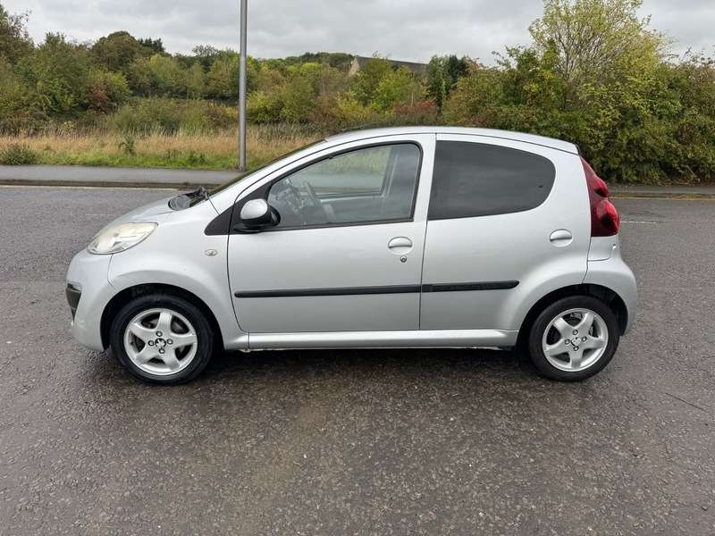 2013 PEUGEOT 107 2013 PEUGEOT 107