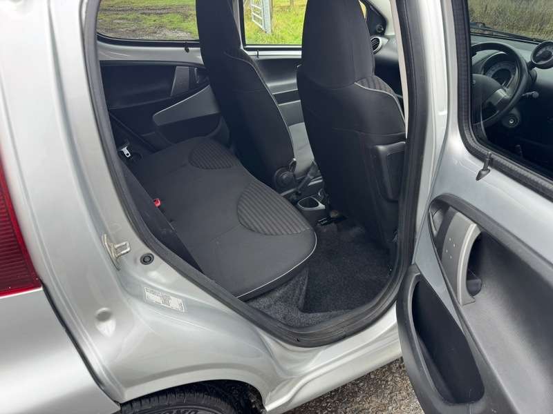 2013 PEUGEOT 107 2013 PEUGEOT 107