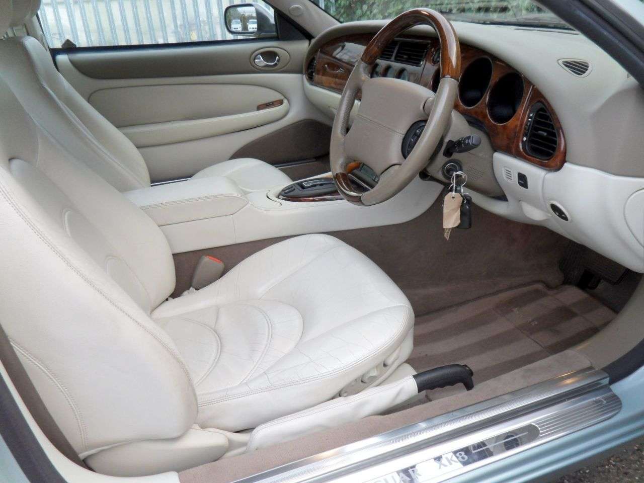 2001 JAGUAR XK8 2001 JAGUAR XK8