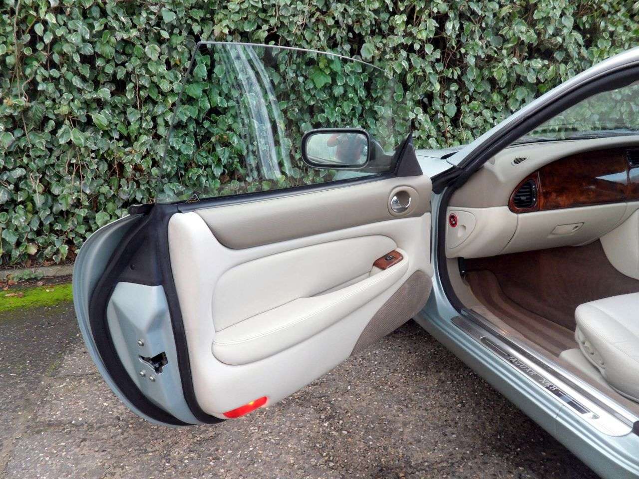 2001 JAGUAR XK8 2001 JAGUAR XK8