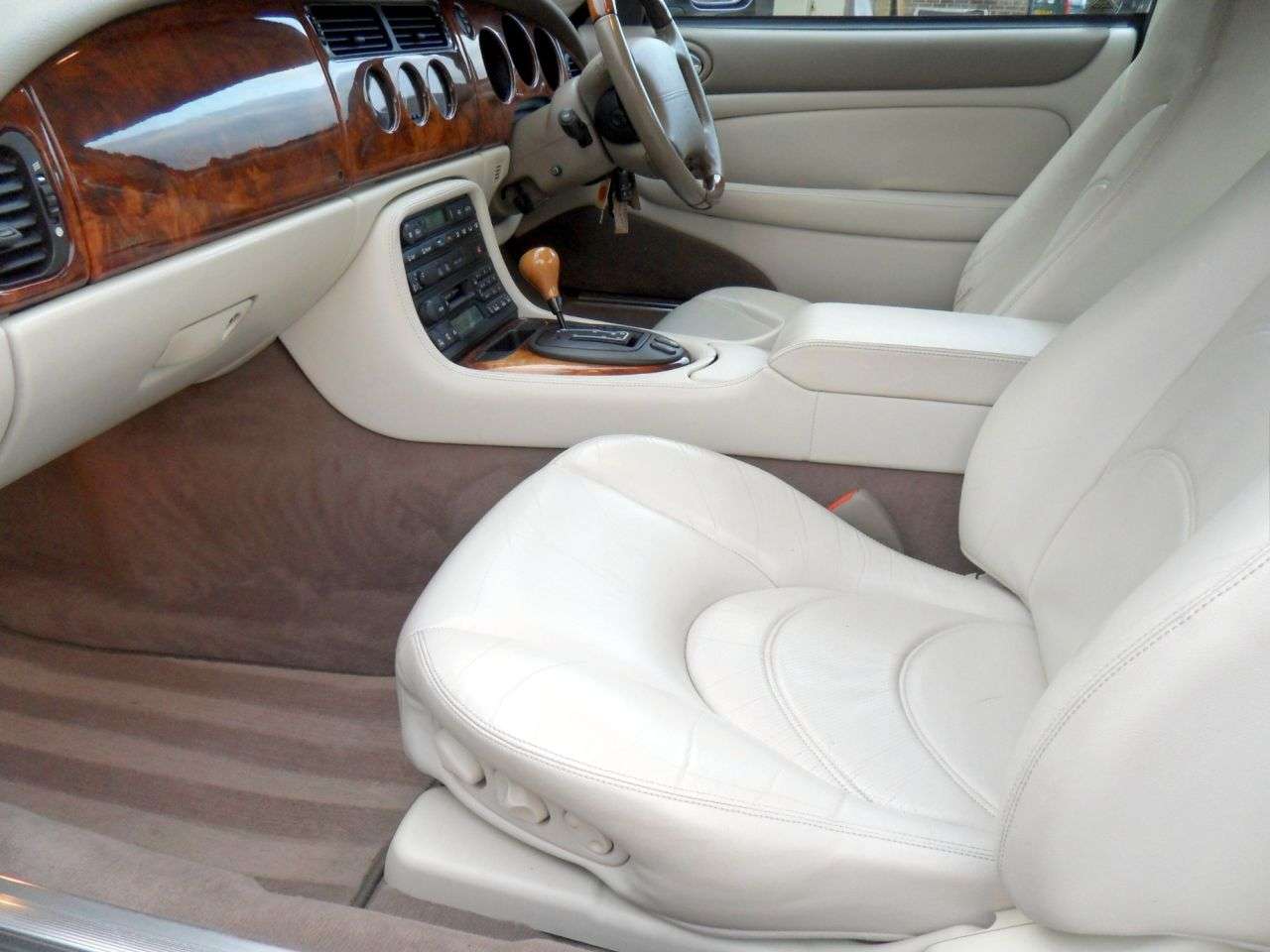 2001 JAGUAR XK8 2001 JAGUAR XK8