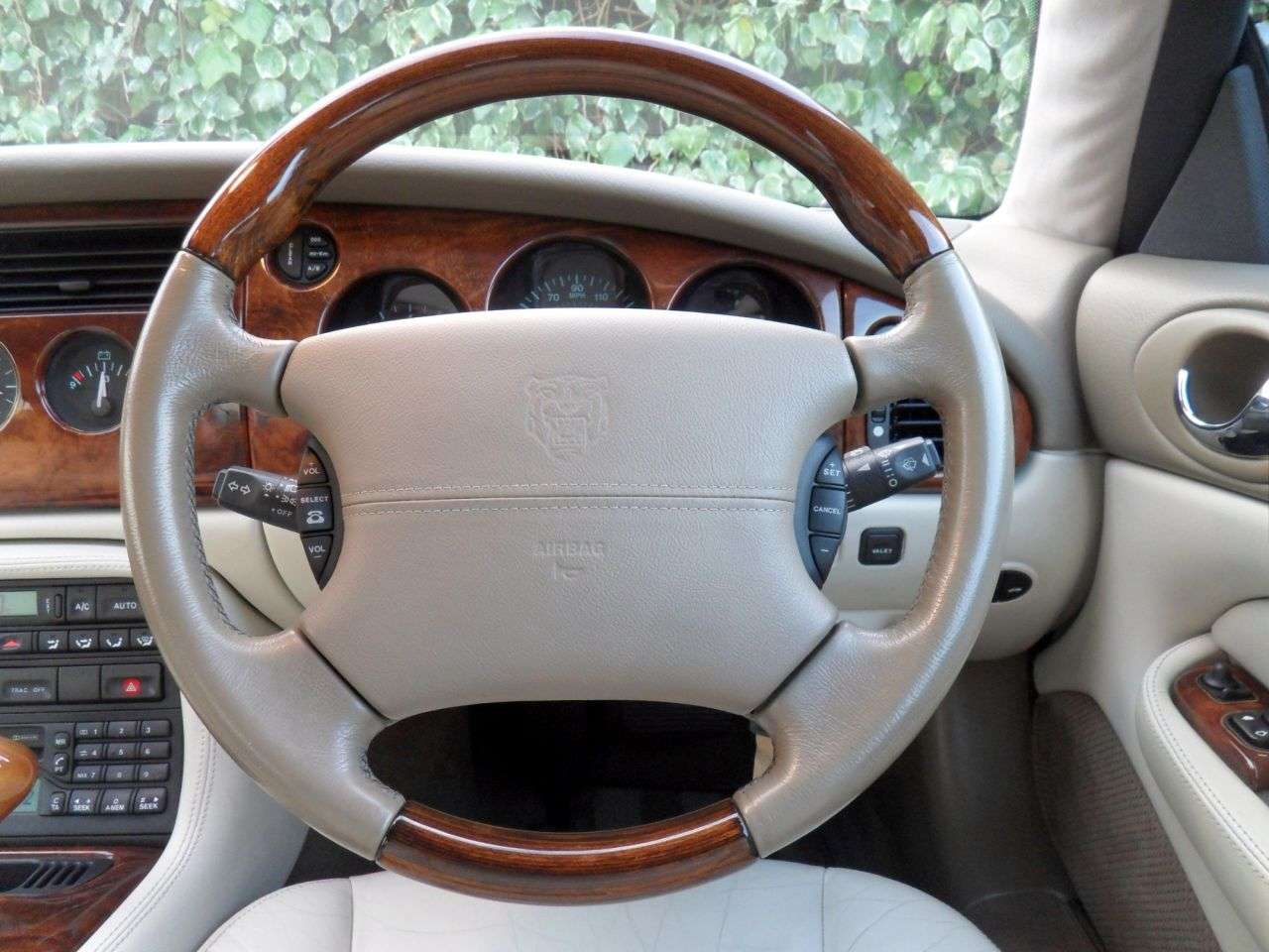 2001 JAGUAR XK8 2001 JAGUAR XK8