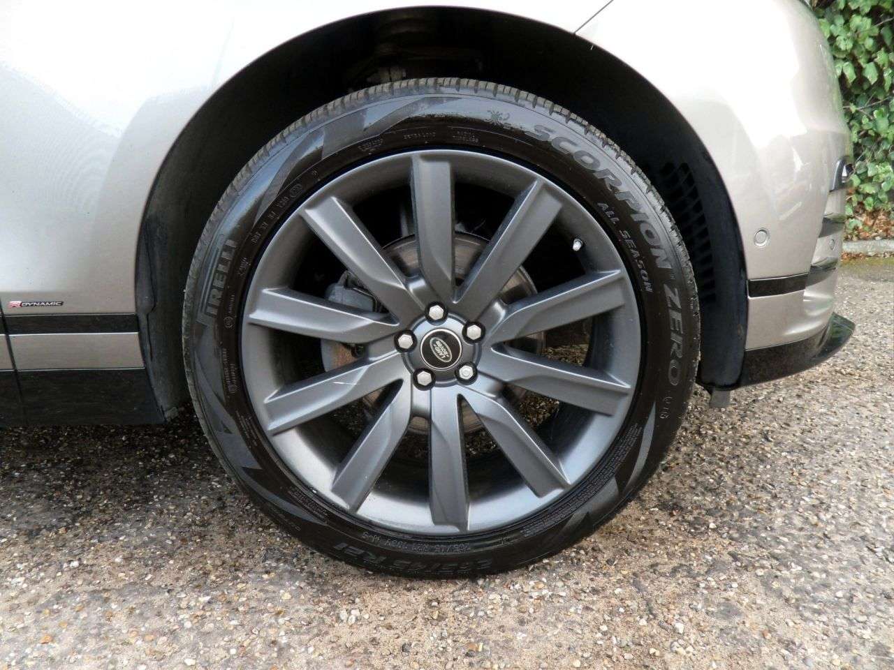 2019 LAND ROVER RANGE ROVER VELAR 2019 LAND ROVER RANGE ROVER VELAR