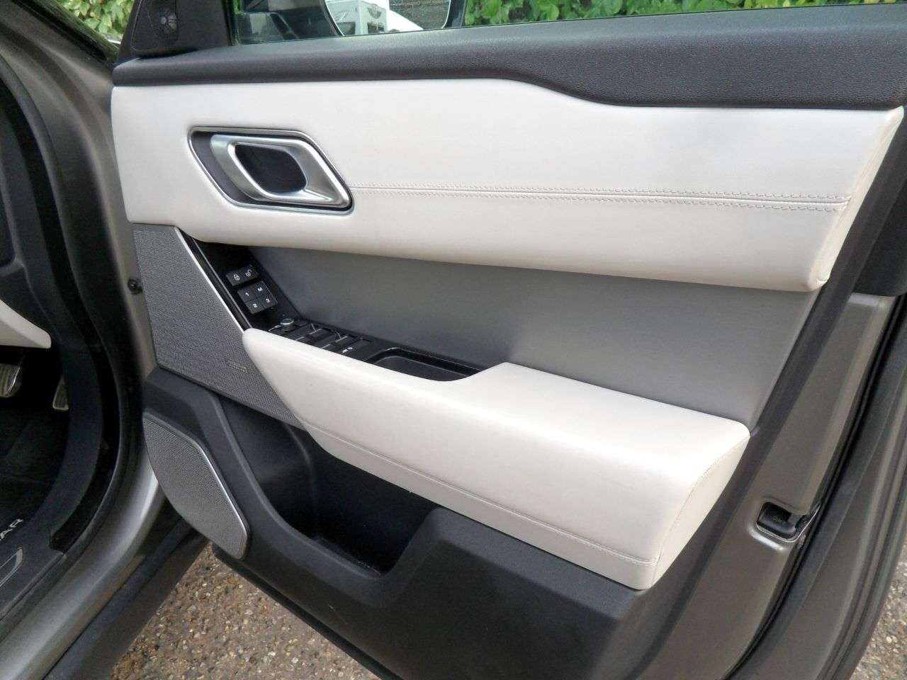 2019 LAND ROVER RANGE ROVER VELAR 2019 LAND ROVER RANGE ROVER VELAR