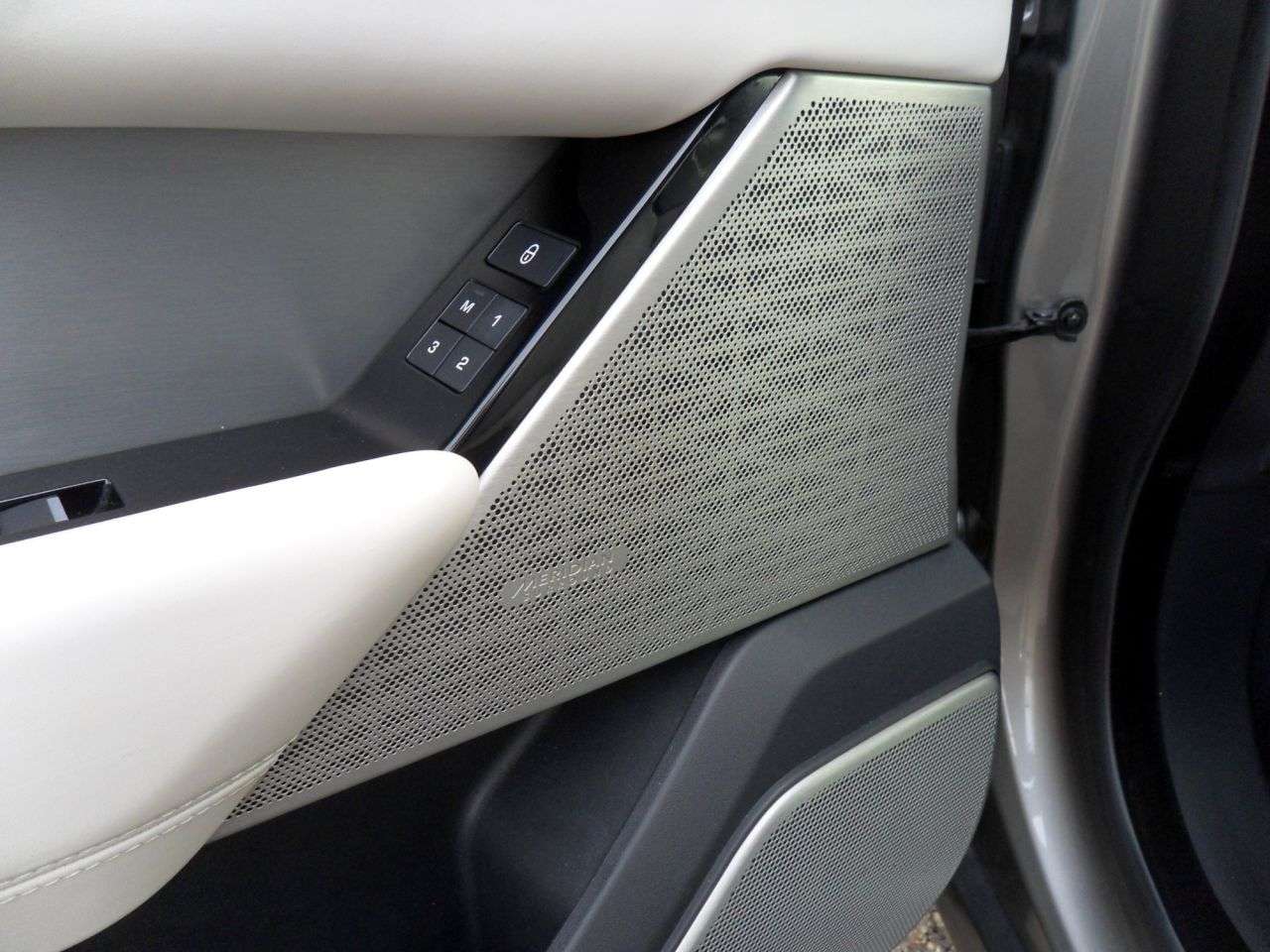 2019 LAND ROVER RANGE ROVER VELAR 2019 LAND ROVER RANGE ROVER VELAR