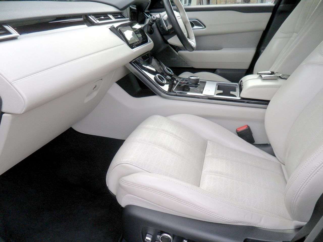 2019 LAND ROVER RANGE ROVER VELAR 2019 LAND ROVER RANGE ROVER VELAR