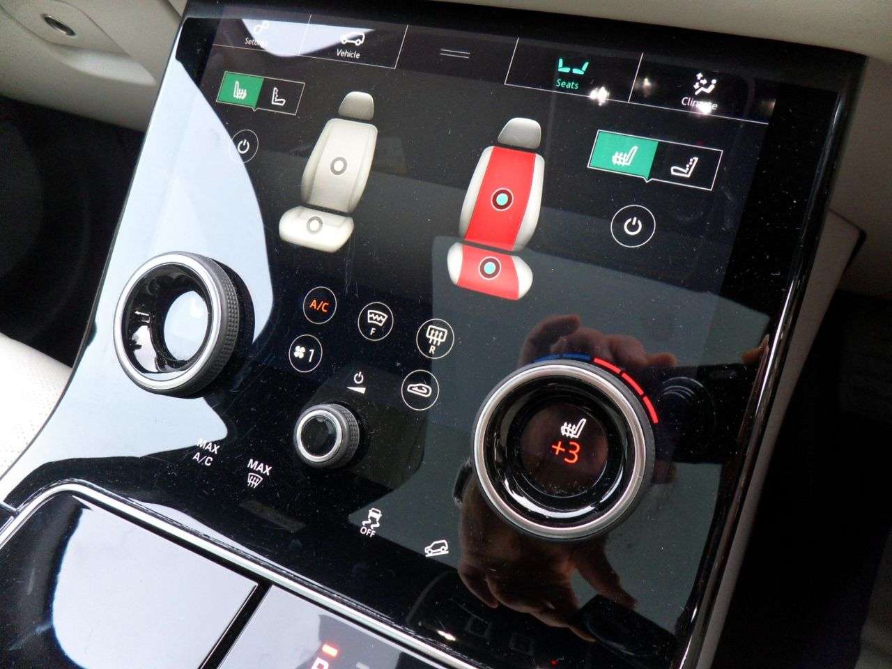 2019 LAND ROVER RANGE ROVER VELAR 2019 LAND ROVER RANGE ROVER VELAR